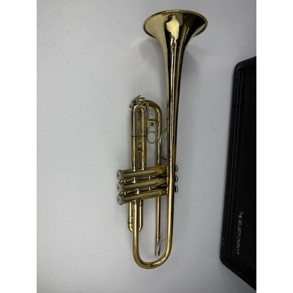 Selmer Bach TR300 Student Trumpet Bundle w/Hard Case & 5c Mouthpiece Beginner